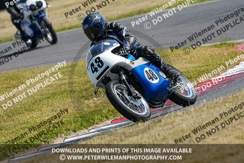 cadwell park;cadwell park photographs;cadwell trackday photographs;enduro digital images;event digital images;eventdigitalimages;peter wileman photography;racing digital images;trackday digital images;trackday photos